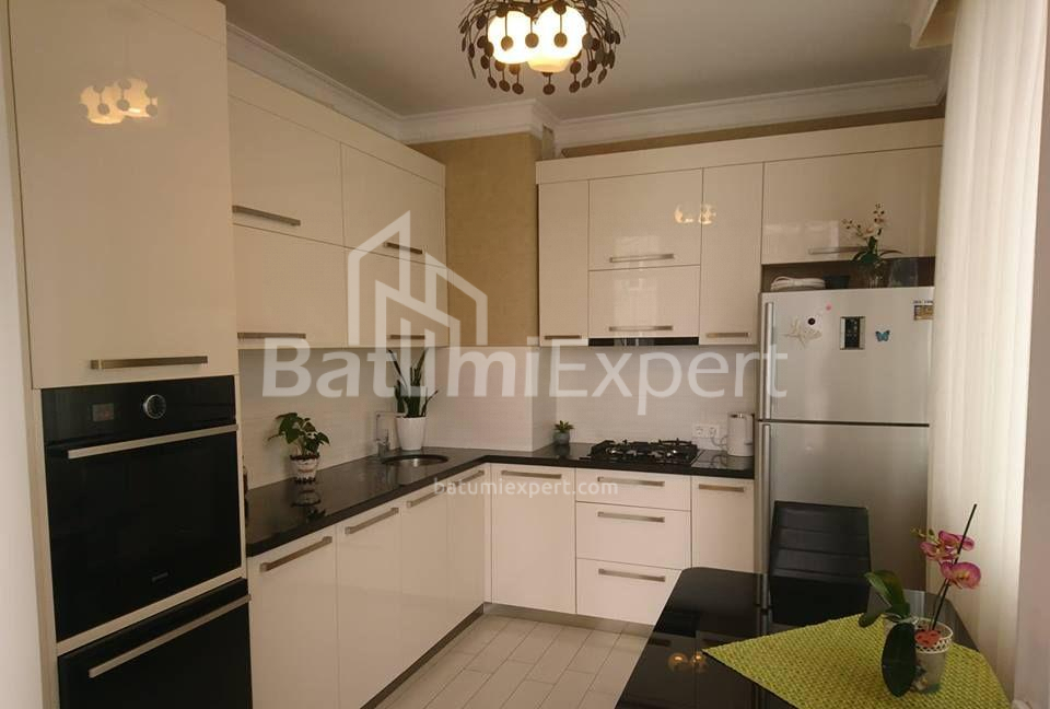 Mieszkanie 90 m² - Niko Pirosmaniego, Batumi, Gruzja
