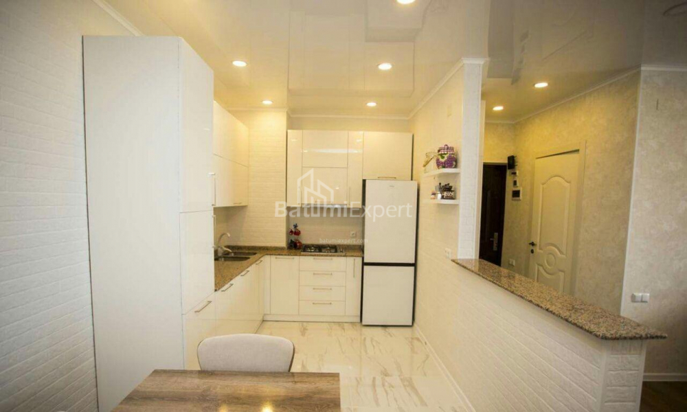 Mieszkanie 70 m² - Niko Pirosmaniego, Batumi, Gruzja
