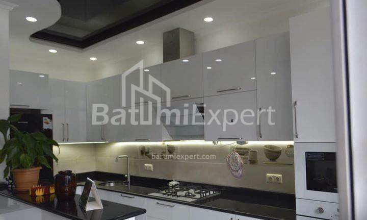 Mieszkanie 80 m² - Ilja Czawczawadze, Batumi, Gruzja