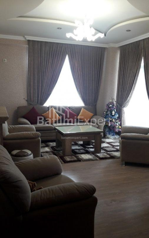 Mieszkanie 77 m² - David Agmashenebli, Batumi, Gruzja