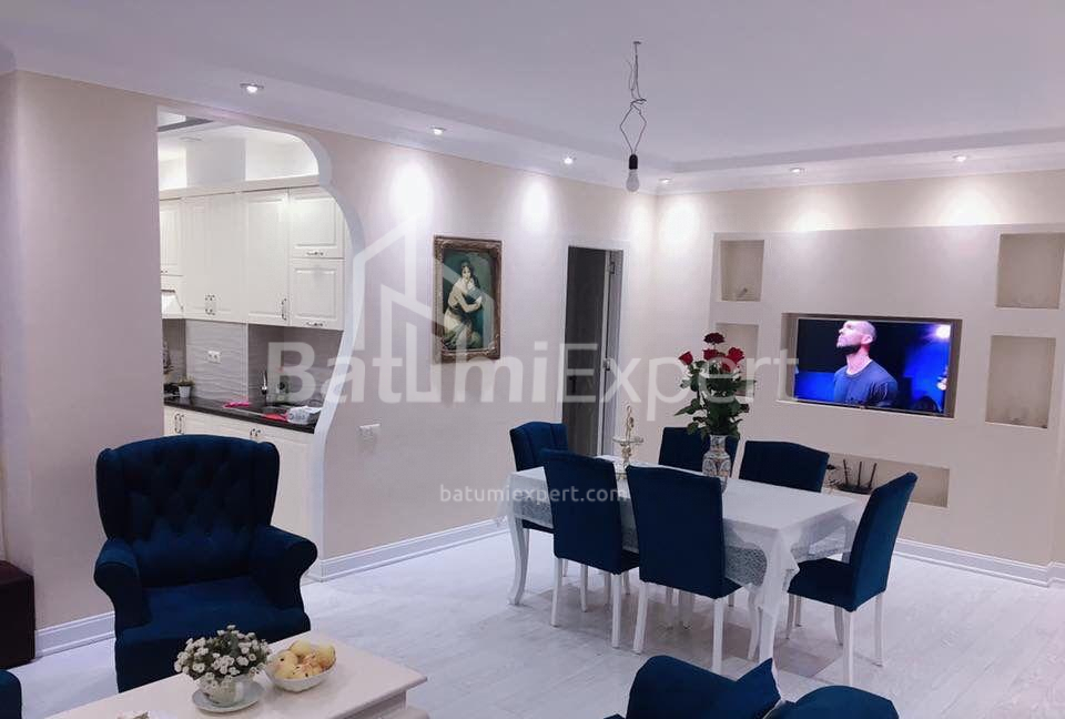 Mieszkanie 86 m² - Aleksandra Puszkin, Batumi, Gruzja