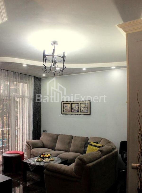 Mieszkanie 75 m² - Wachtang Gorgasali, Batumi, Gruzja