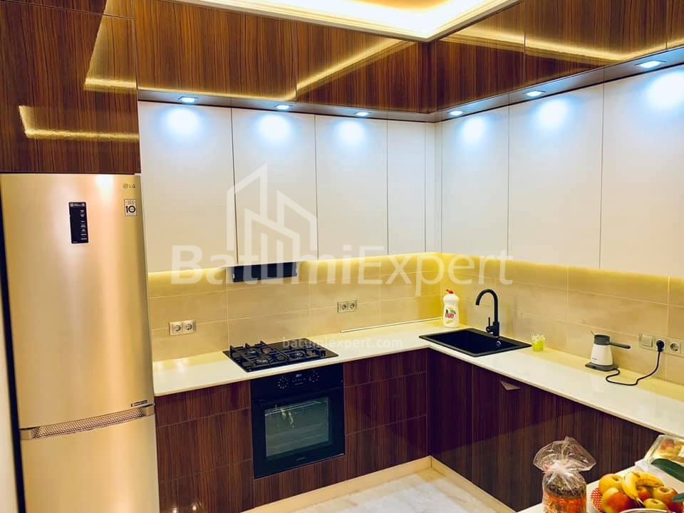 Mieszkanie 102 m² - Ilja Czawczawadze, Batumi, Gruzja