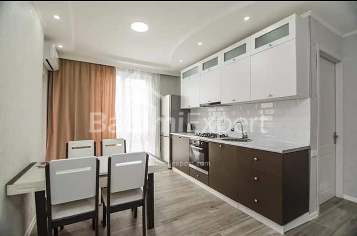 Mieszkanie 71 m² - Dawid Agmaszenebeli, Batumi, Gruzja