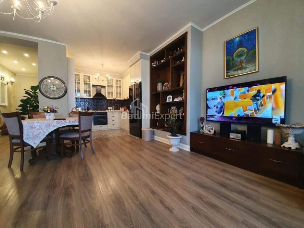 Mieszkanie 96 m² - Wachtang Gorgasali, Batumi, Gruzja