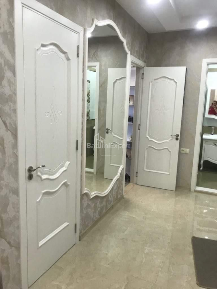Mieszkanie 70 m² - Ilja Czawczawadze, Batumi, Gruzja