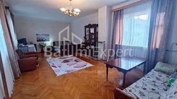 Dom prywatny 120 m² - Wachtang Gorgasali, Batumi, Gruzja