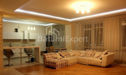 Mieszkanie 3-комн 160 m² - Ilja Czawczawadze, Batumi