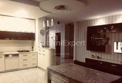 Mieszkanie 6-комн 153 m² - Wachtang Gorgasali, Batumi