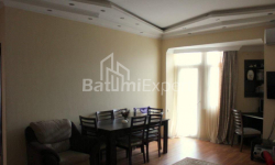 Mieszkanie 3-комн 100 m² - Niko Pirosmaniego, Batumi